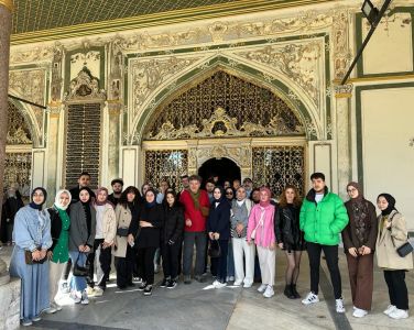 The annual Topkapı Palace tour organized by the Department of Turkish Language and Literature took place on November 15, 2023, under the guidance of Prof. Dr. Ahmet Atillâ ŞENTÜRK.