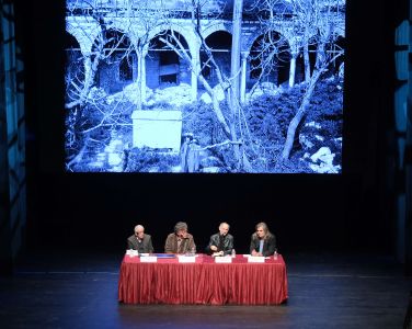 Edebiyat tarihçisi, yazar ve şair Tâhirü'l-Mevlevî, Zeytinburnu Kültür ve Sanat Merkezinde düzenlenen panelle anıldı. Moderatörlüğünü İstinye Üniversitesi İnsan ve Toplum Bilimleri Fakültesi Türk Dili ve Edebiyatı Bölümü Öğretim Üyesi Prof. Dr. Ahmet Atillâ ŞENTÜRK'ün üstlendiği panele Prof. Dr. Mehmet Atalay, Prof. Dr. Mustafa Koç ve Prof. Dr. Cihan Okuyucu konuşmalarıyla katkıda bulundu.